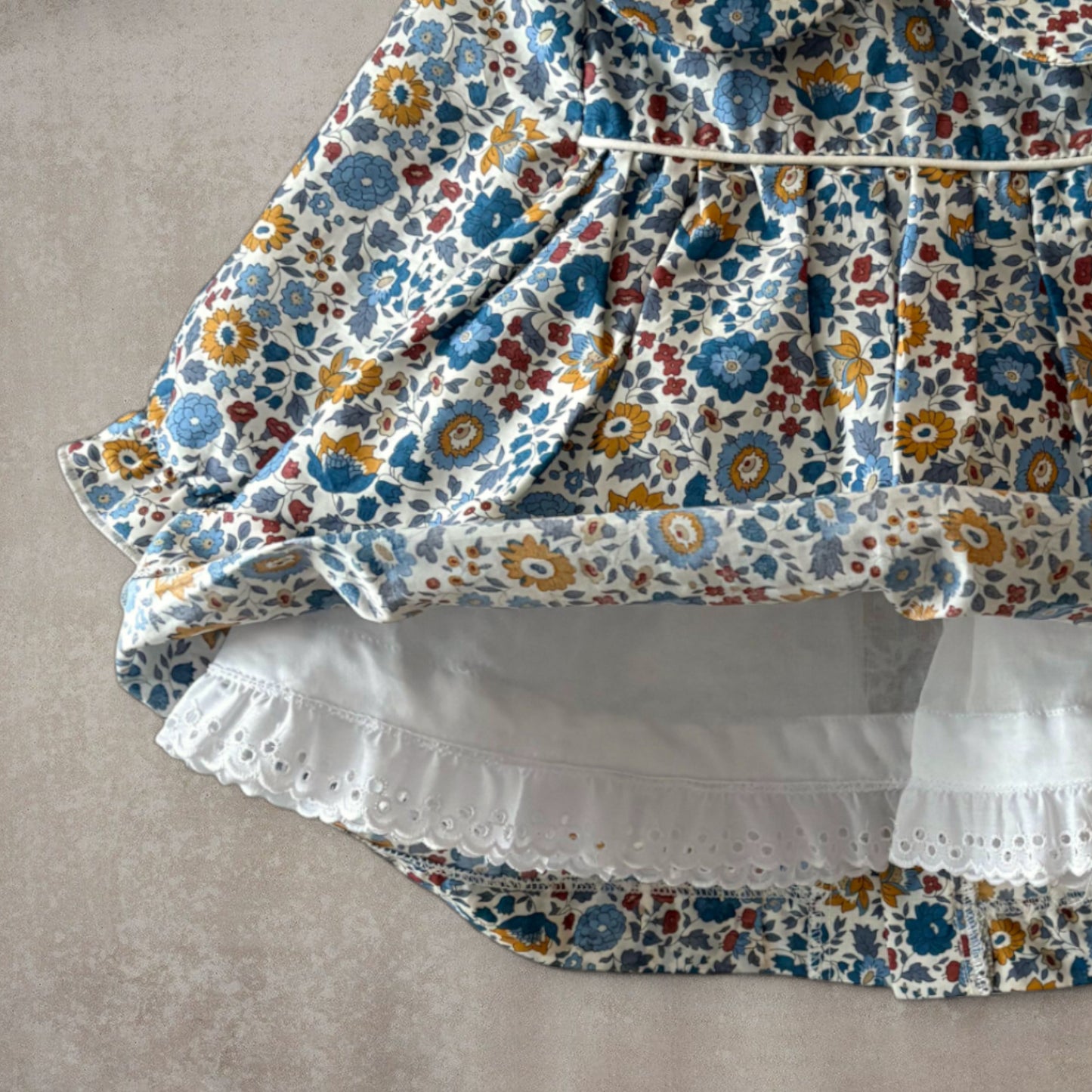 Conjunto 2 Piezas: Vestido Floral y Cubrepañal - 100% Algodón