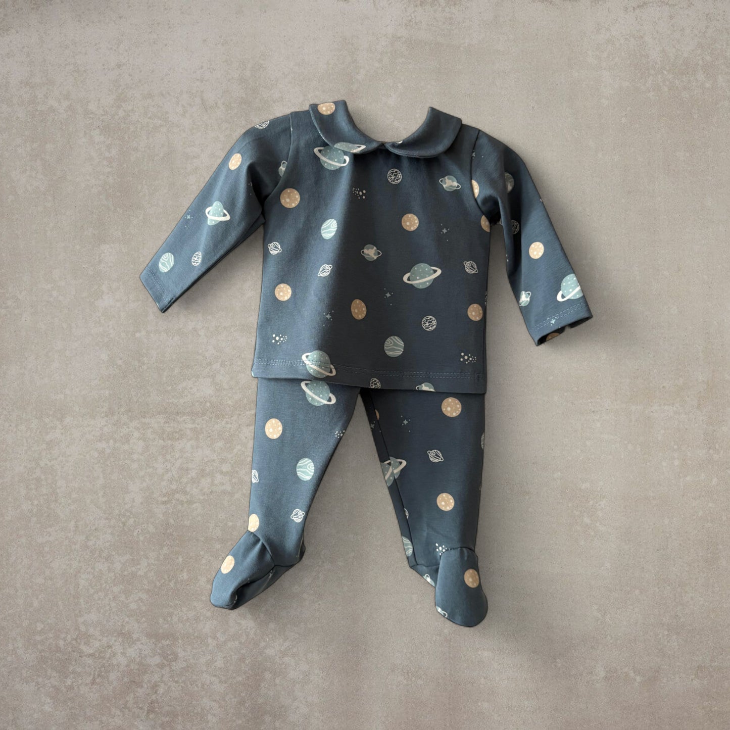 Pijama Dos Piezas de Algodón Elástico - Estampados Divertidos (Dinosaurios / Espacio)