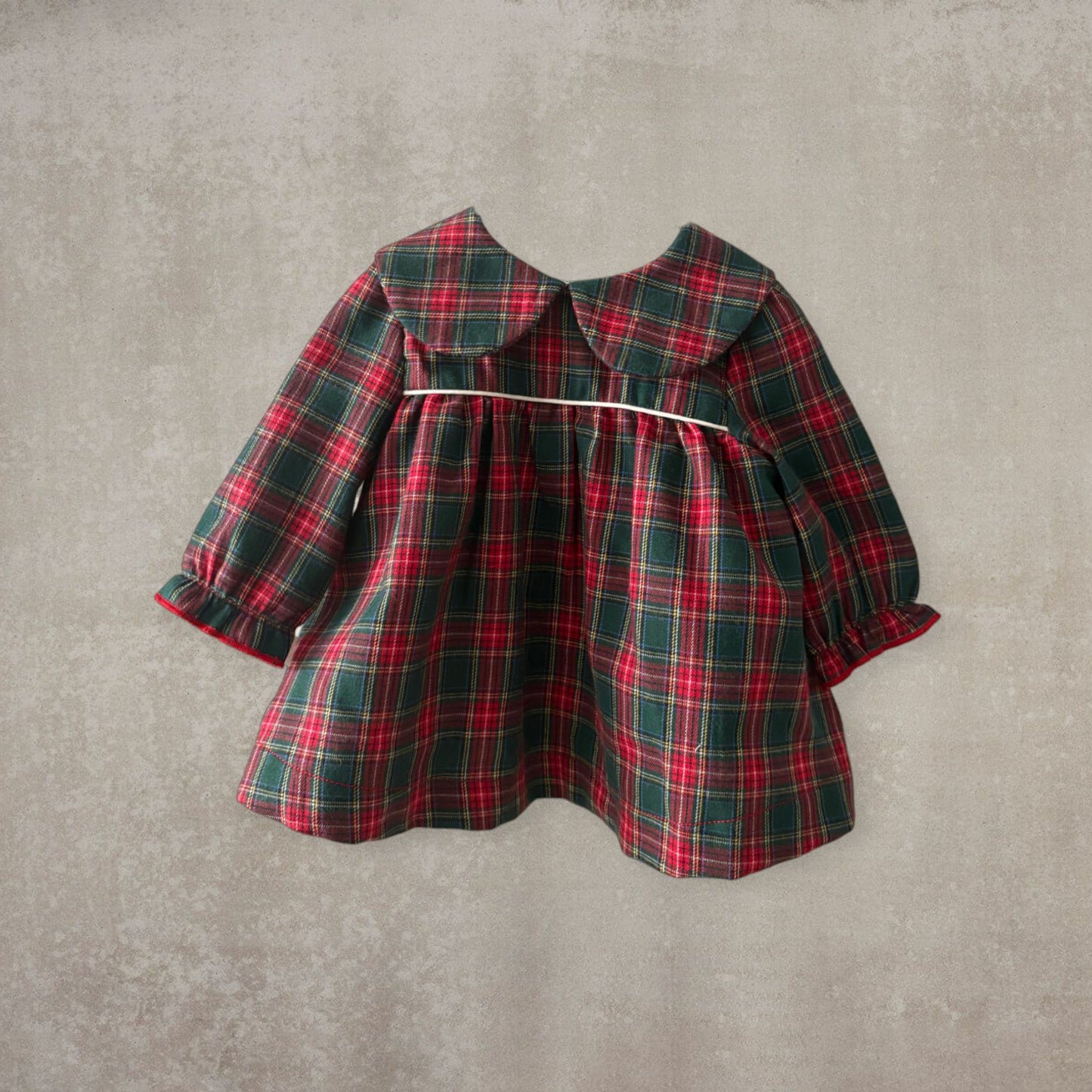 Vestido manga larga y braguita a juego. Cuadritos verdes y rojos