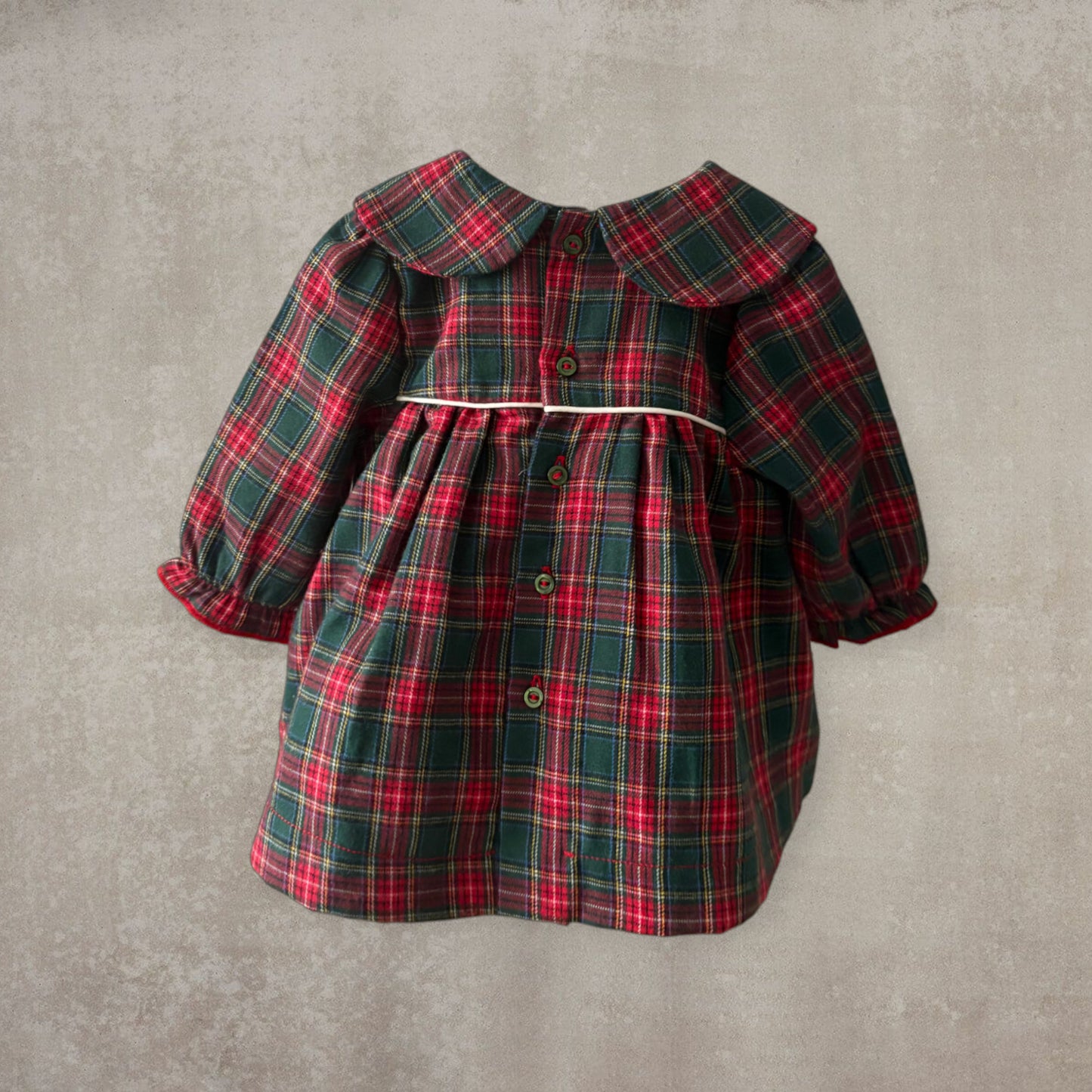 Vestido manga larga y braguita a juego. Cuadritos verdes y rojos