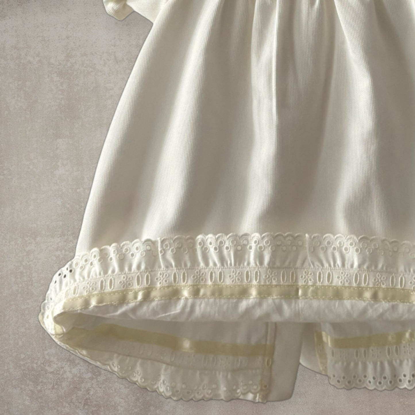 Vestido largo en piqué beige