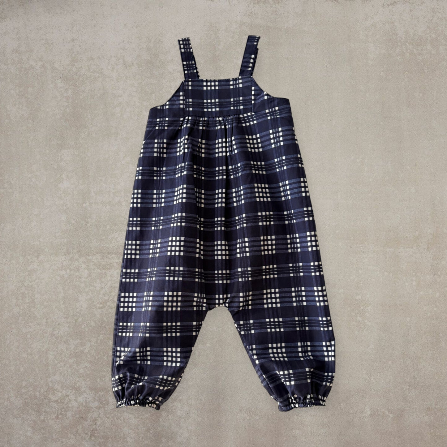 Peto con tirantes. Azul